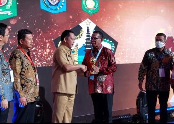 Pemkab Mamberamo Raya Diganjar Penghargaan UHC Award