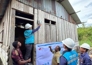 Ungkapan Syukur Warga Dapat Bantuan Pasang Listrik dari Donasi Pegawai PLN
