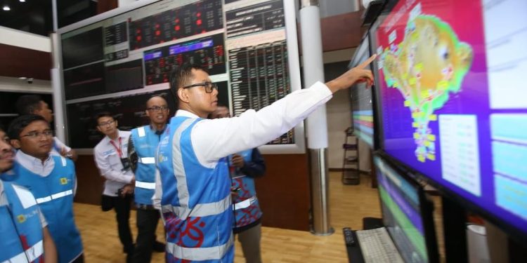 Dirut PLN Dianugerahi The Most Reputable CEO in Digital Platform