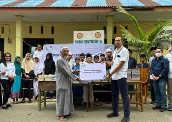 PLN Berikan Bantuan Fasilitas Pendidikan di Ponpes Ishaka Ambon