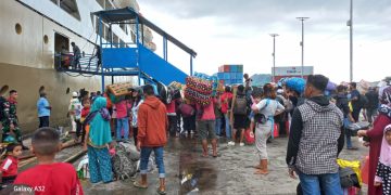 Pelabuhan Jayapura Mulai Dipadati Pemudik