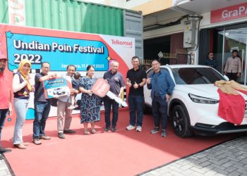 Pelanggan Jayapura Menang Mobil HRV dari Telkomsel