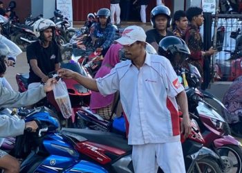 Semangat Berbagi di Bulan Ramadan, Astra Motor Merauke Sebar Kebaikan bagi Pengendara