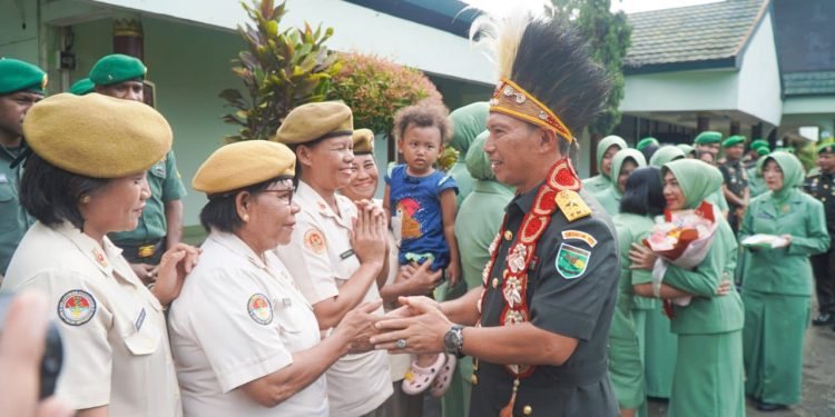 Pelepasan Brigjen Dedi Hardono dalam Suasana Penuh Haru