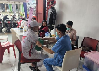 Unik, Aksi Donor Darah Astra Motor Timika Bertema Batik