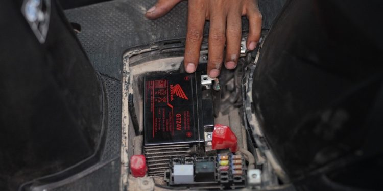 Jangan Panik, Berikut Ini Tanda Aki Motor Perlu Diganti