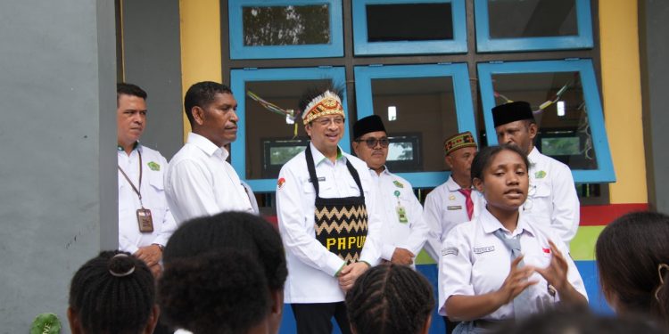 Kemenag Dorong Transformasi Pendidikan di SMAK Negeri Keerom