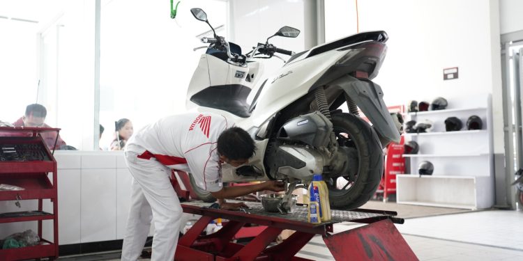 Kenali Jenis Oli Sepeda Motor Honda