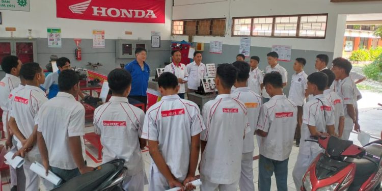 Astra Motor Papua Cari Bibit Unggul bagi Siswa dan Guru SMK