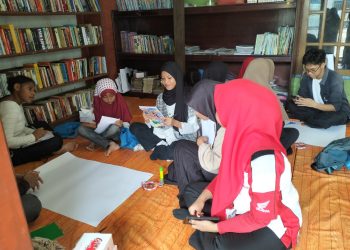 Astra Motor Papua Gelar Workshop Menulis Puisi Bersama Anak Panti Asuhan