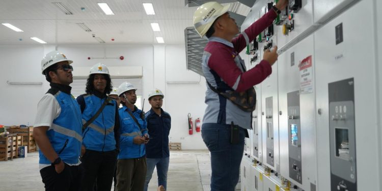 GM PLN UIP MPA Tinjau Langsung Proses Energizing Gardu Induk Manokwari