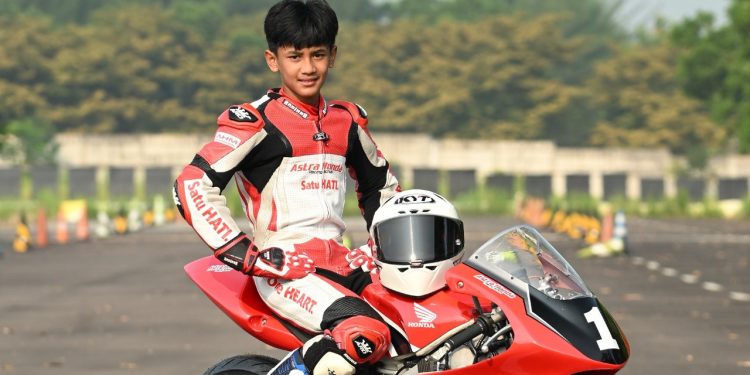 Sirkuit Thailand Jadi Saksi Pembalap Astra Honda Beradu Kencang