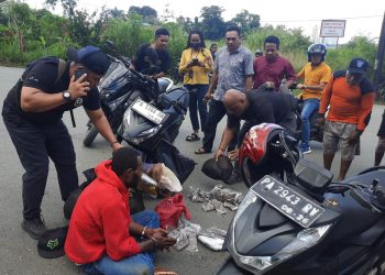 Aksi Kejar-kejaran Polisi dengan 2 Pelaku Pembawa Ganja Seberat 7,4 Kilogram