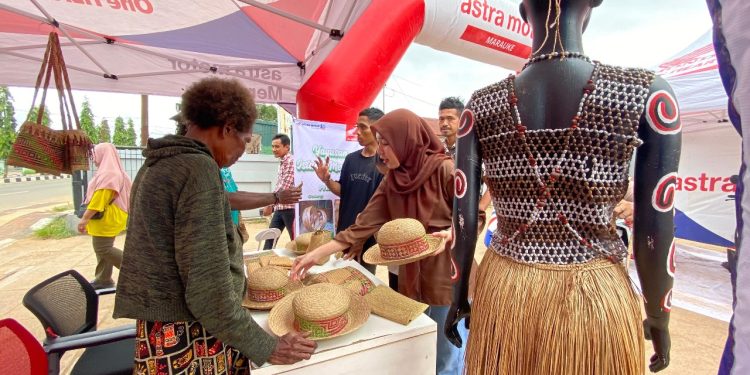 Astra Motor Papua Libatkan Pengrajin Lokal dalam Showroom Event