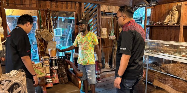 Astra Motor Pasarkan Produk Kerajinan Merauke