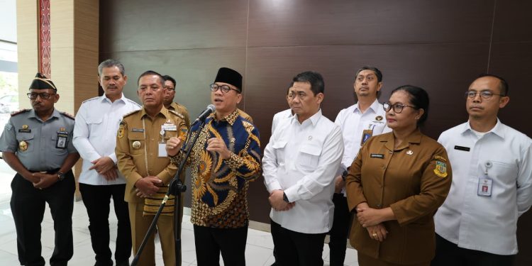 Mendes Yakin Koperasi Merah Putih Tekan Harga Barang di Papua