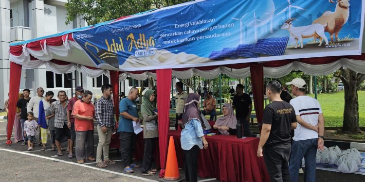 Iduladha 1446H, PLN Salurkan Daging Kurban di Berbagai Daerah