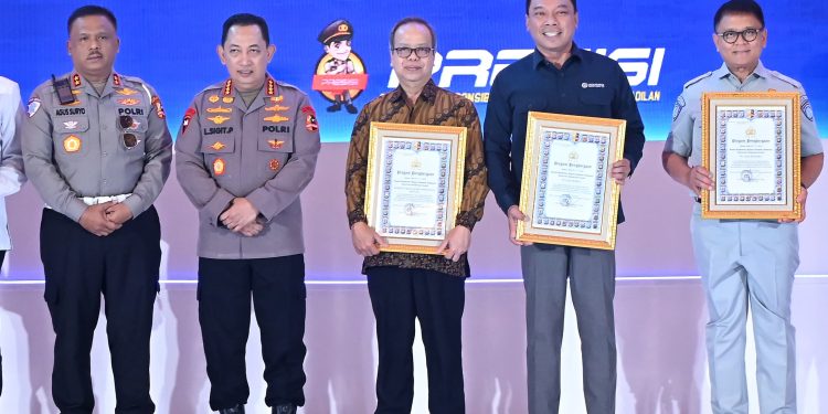 Jasa Raharja Terima Penghargaan dari Kapolri