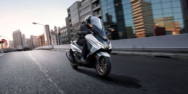 Tampil Semakin Berkelas, Honda Forza Beri Pengalaman Visual Lebih Canggih