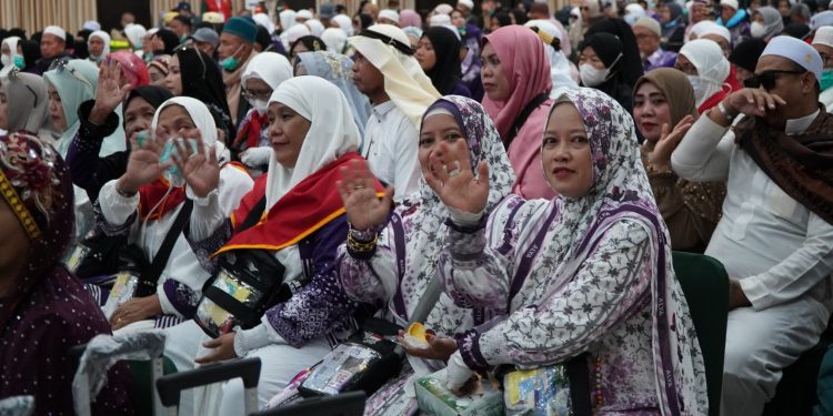 Jemaah Haji Kloter 31 Papua Diminta Jaga Kemabruran dengan Menebar Kebaikan