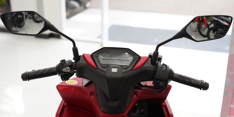 Penting untuk Keselamatan, Jangan Abaikan Penggunaan Kaca Spion pada Sepeda Motor