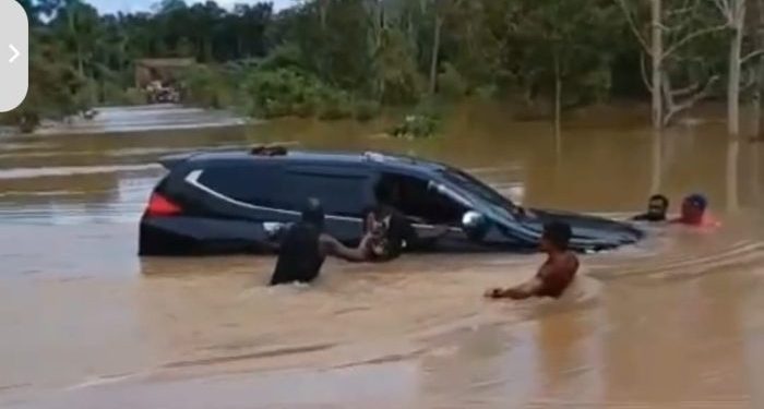 Akses Jalan Trans Papua di Distrik Muting Terputus Akibat Banjir