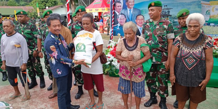 1.491 KPM di 4 Kelurahan di Jayapura Terima Bantuan Pangan Beras
