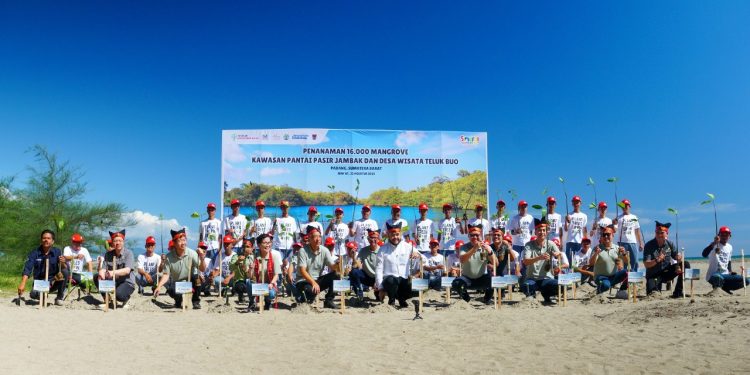 Yayasan AHM Lestarikan Flora dan Fauna Indonesia