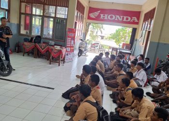 Siswa SMK Negeri 1 Sentani Diperkenalkan Motor Listrik Honda