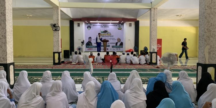 Astra Motor Papua Bekali Para Santri Cara Berkendara Aman