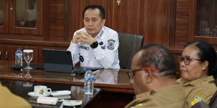 Pj Gubernur Papua Ingatkan OPD Maksimalkan Dampak Nyata APBD