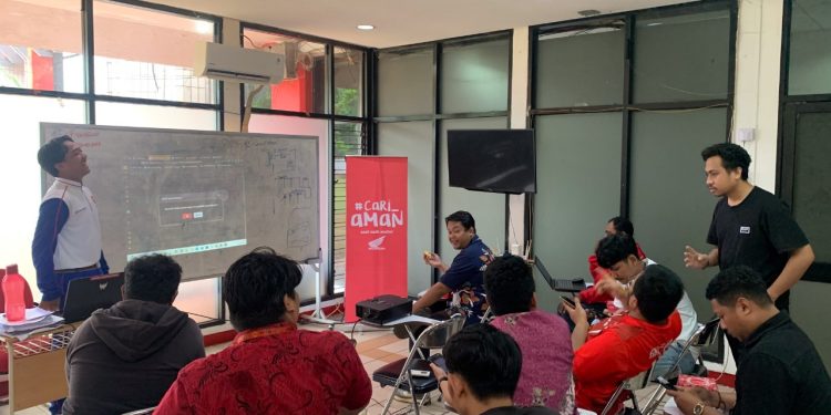 Astra Motor Papua Edukasi Teknisi Telkom Akses Soal Safety Riding