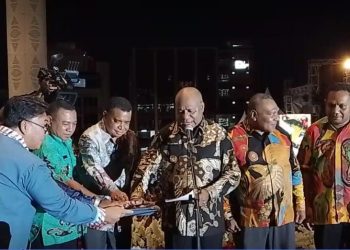 Gubernur Luncurkan Layanan Starlink di 250 Titik di Papua