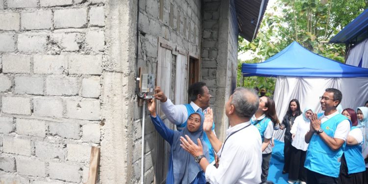 Karmini Akhirnya Bisa Menikmati Listrik Berkat Bantuan PLN