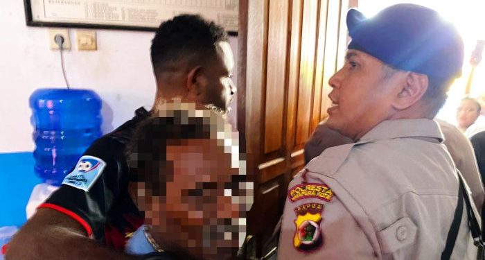 Pria Paruh Baya Nyaris Dihakimi Massa