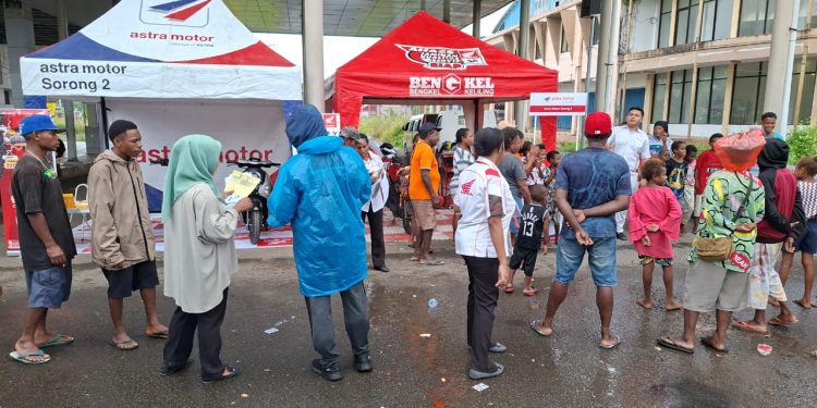 Astra Motor Sorong 2 Hidupkan Pasar Rufei Lewat Roadshow PAMER