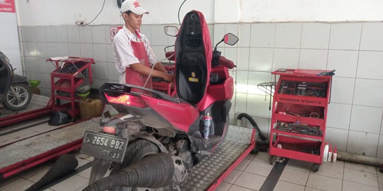 Astra Motor Papua Perkenalkan Layanan Pembersihan Injeksi AMIC