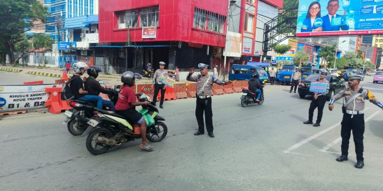 Operasi Zebra di Jayapura Hari ke-12, Sasar Pelanggar Tak Gunakan Helm SNI dan TNKB Mati