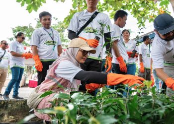 Srikandi PLN Peduli Lingkungan, Terlibat dalam Aksi Tanam Pohon
