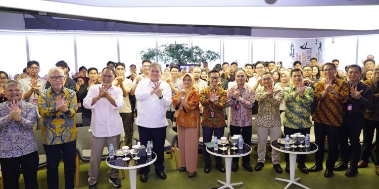 Menko Airlangga Pantau Program Pemagangan Lulusan Perguruan Tinggi di Telkom