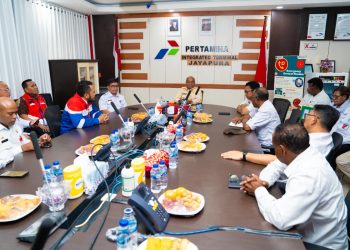 Pertamina Ungkap Penyebab Antrean Panjang Kendaraan di SPBU Jayapura