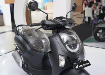 Honda Scoopy Tampil Makin Menarik dengan LED Crystal Block