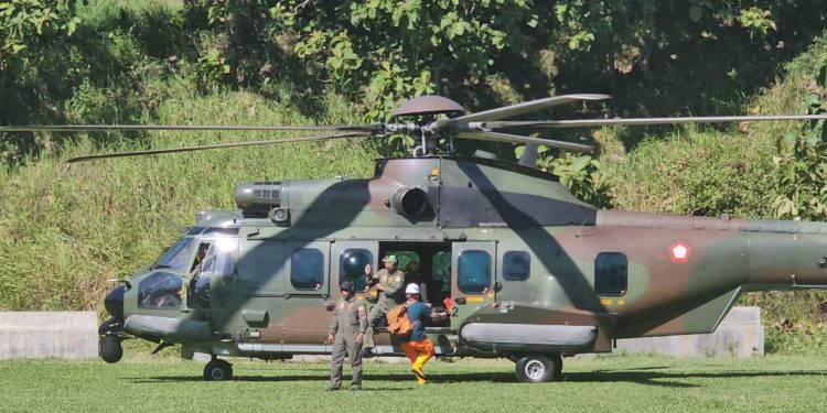 Personel PLN Tiba di Lokasi Tower Terdampak Bencana