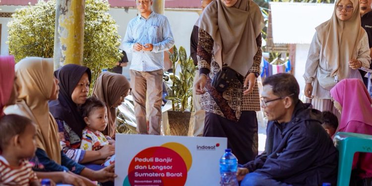 Indosat Hadir di Tengah Korban Terdampak Bencana di Sumatera
