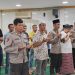 Personel Polresta Jayapura Bersama Jemaah Laksanakan Salat Gaib