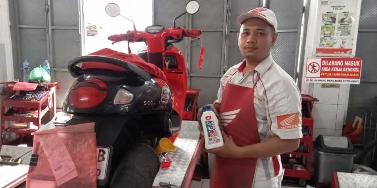 Telat Ganti Oli Bisa Merusak Mesin, Ini yang Harus Diperhatikan
