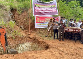 Perang Lawan Miras Ilegal di Jayapura, Polisi Musnahkan 840 Botol