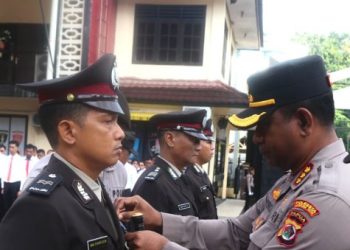 31 Personel Polresta Jayapura Dianugerahi Tanda Kehormatan