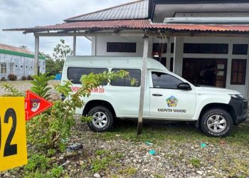 Warga Dekai Bertahan Selamatkan Ambulans yang Hampir Dibakar
