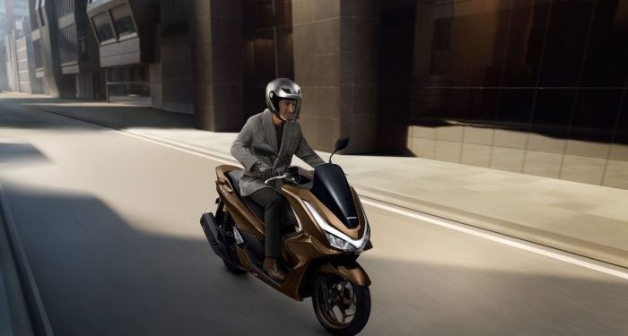 Honda PCX160 Meluncur dengan Pilihan Warna Terbaru